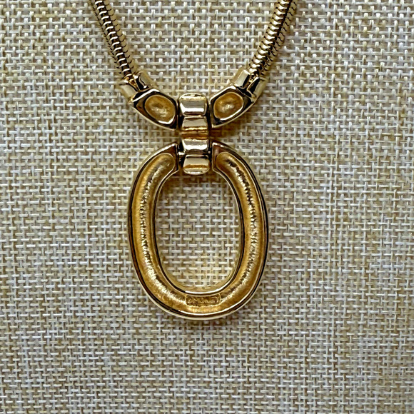 Vintage Monet Gold Tone Door Knocker Pendant Snake Chain Necklace - Picture 7 of 9